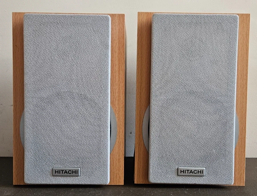 Hitachi AXM26 Compact Speakers, 2 Way, Light Brown, 15W, 4Ω, 132x158x210mm (WDH) - Image 2 of 4