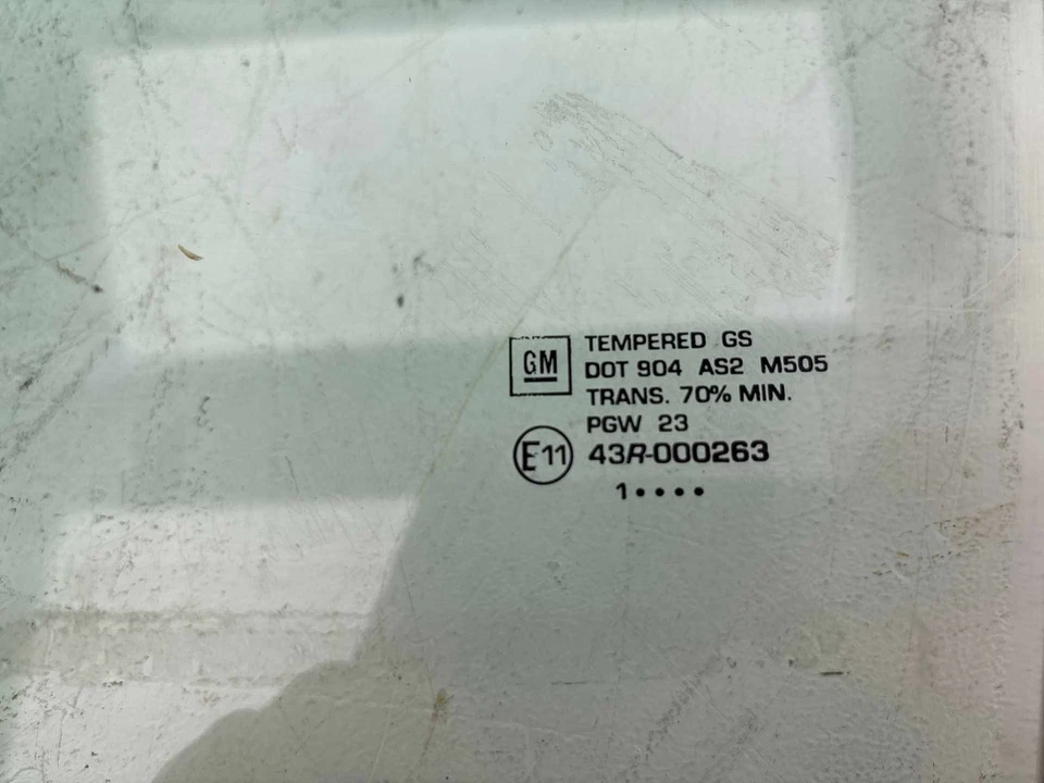 2009 - 2017 Chevrolet Traverse Front Left Driver Side Door Window Glass OEM - Image 4 of 4