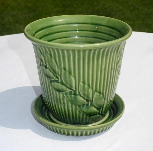 VINTAGE SHAWNEE GREEN FLOWER POT PLANTER ATTACHED TRAY # 465 EMBOSSED RIB & LEAF