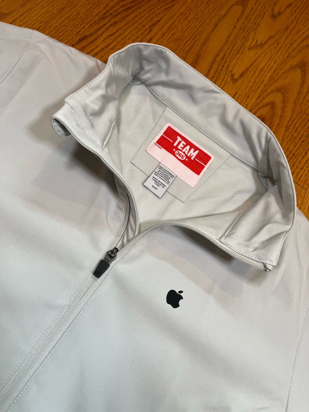 APPLE Logo SOFT SHELL JACKET Mens S Silver Ivory Mac iPhone Small Watch iPad SM image 3