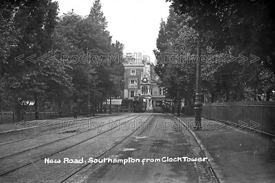 Rxx-10 Street View mit Straßenbahn, New Road, Southampton, Hampshire 1918. Foto