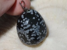 Edler Stein Anhänger    SCHNEEFLOCKENOBSIDIAN  Schutzstein vor falschen Freunden