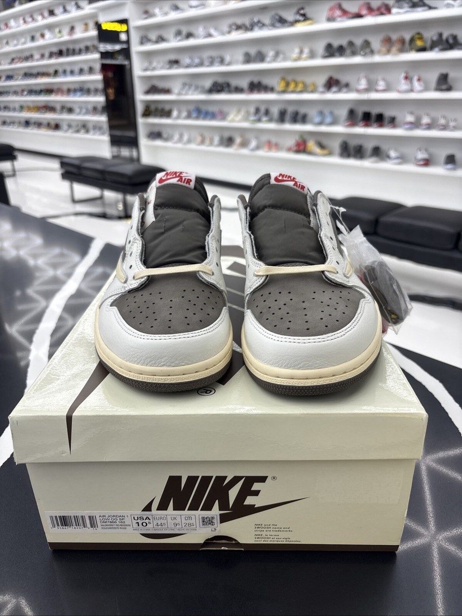travis scott reverse mochas dead stock never worn Size 10 - Jordan 1 Low OG x Travis Scott Reverse Mocha | eBay main image 3