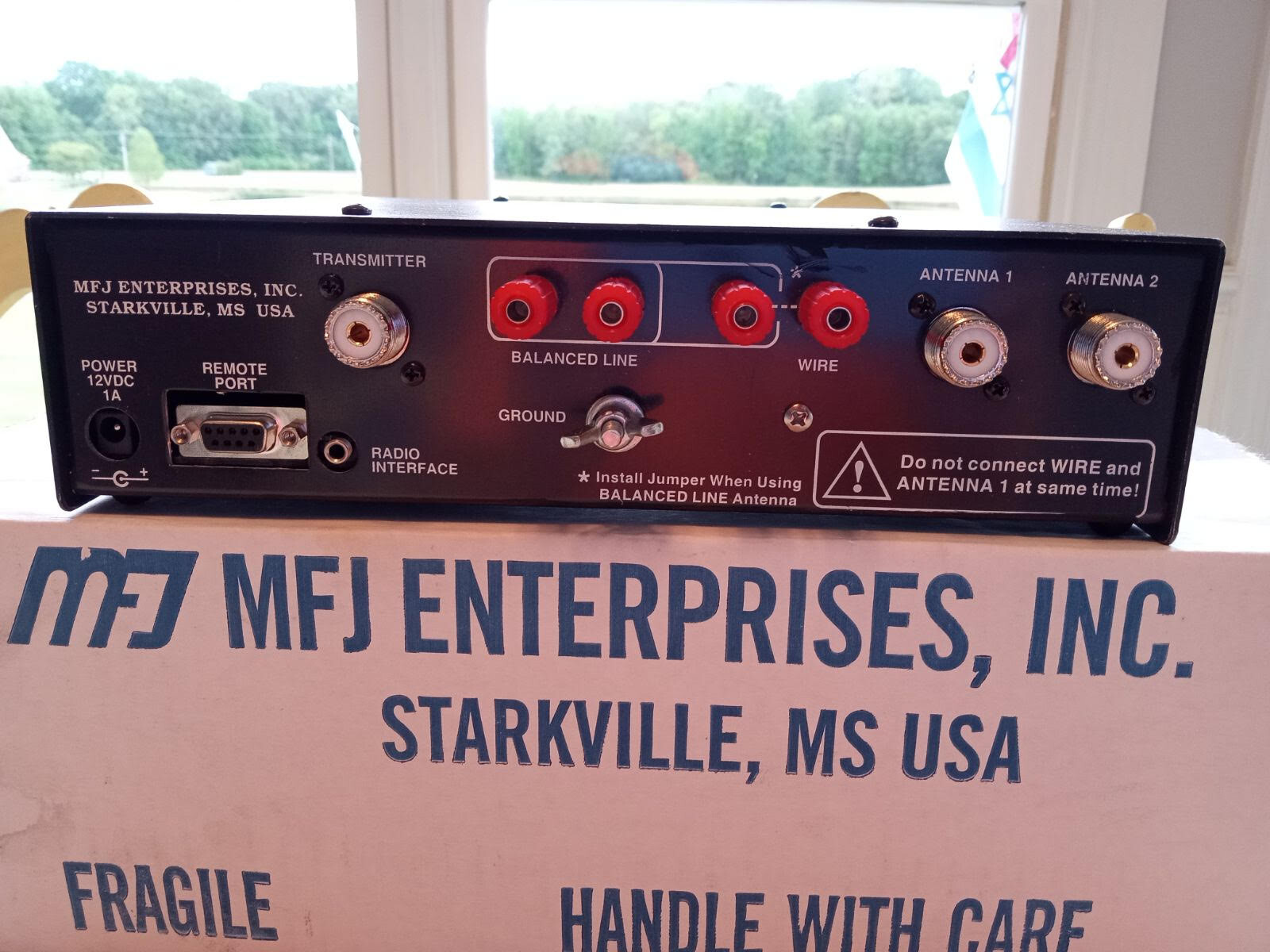 MFJ993B 1.830MHz Automatic Antenna Tuner 300 Watts SSB / 150