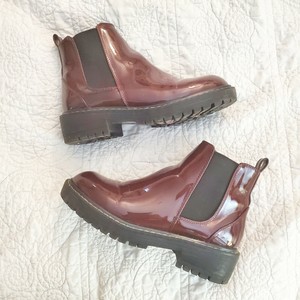 burgundy doc marten chelsea boots
