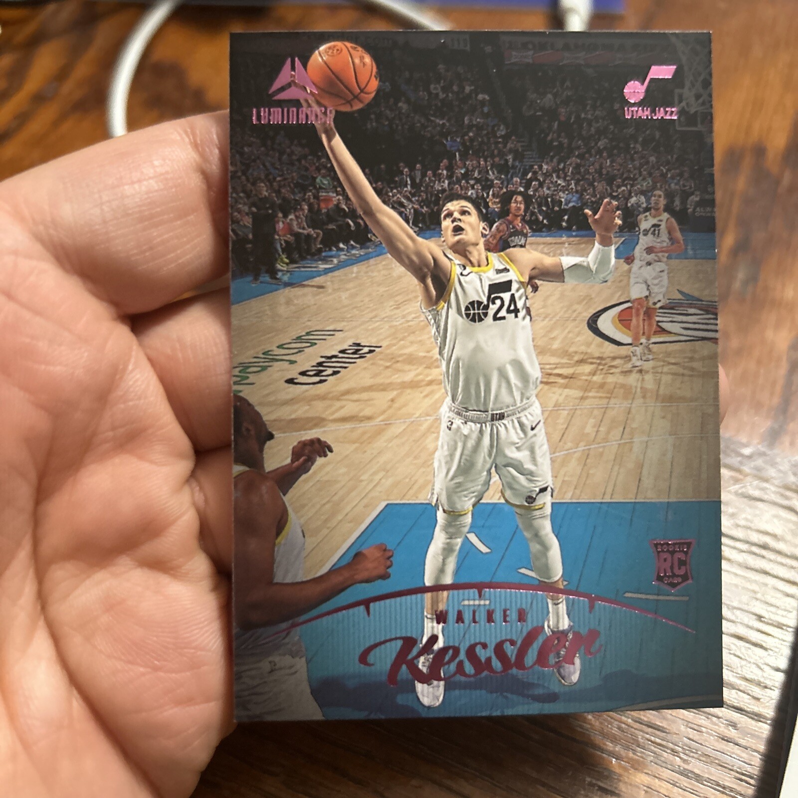2022-23 Panini Chronicles - Luminance Pink #144 Walker Kessler (RC)