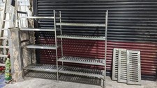Stationary shelving set norm 5 with louvred shelf