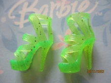 BARBIE DOLL / PAIR OF SHOES: BOOTS, PUMPS ....... (1854)