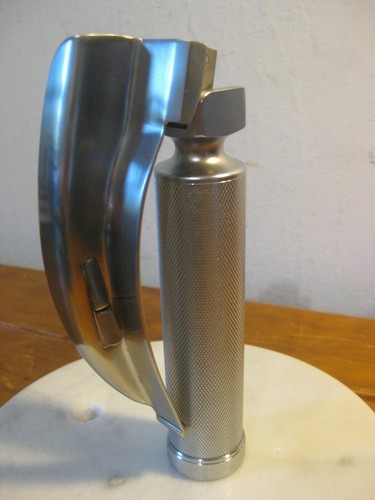 Vintage Laryngoscope (SAYCO NO.3) Stainless Steel - Flip Top (Working Condition) - Bild 2 von 11