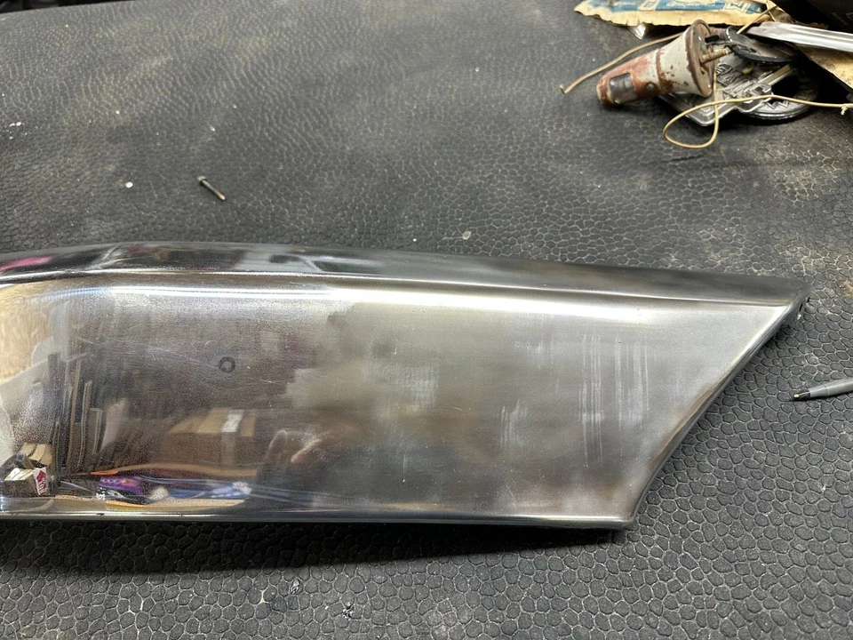 Sección de parachoques central inferior delantero OEM 1951-1952 Cadillac (serie 62) Foto 3 de 4