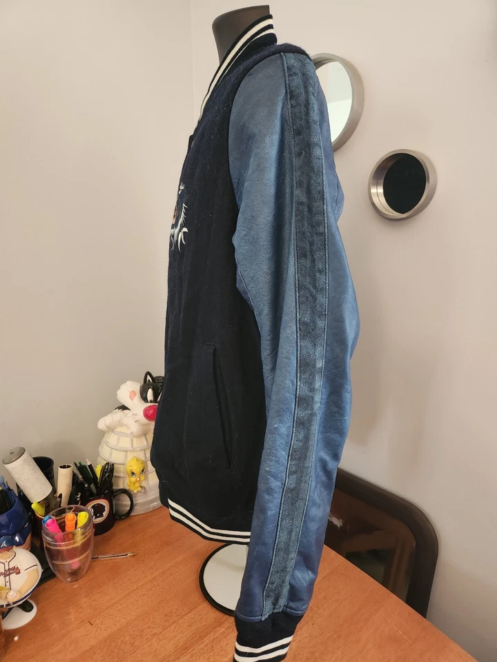 Chaqueta Universitaria Golden State Remi Relief Para Hombres XL Delgada Lana de Buey Japón Dragón Foto 3 de 4