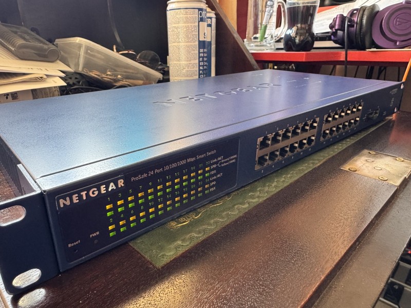 NETGEAR ProSafe GS724T v4 24-Port Gigabit Smart Switch – Managed Switch