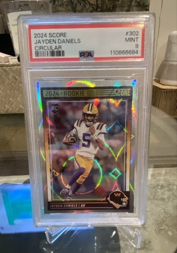 2024 Score - Rookies Jayden Daniels #302 Circular /135 (RC) PSA 9