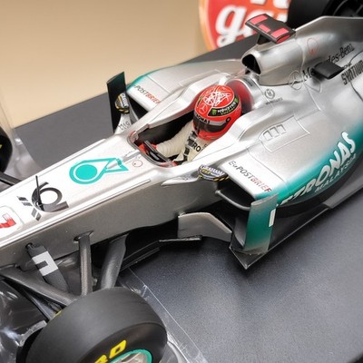 MINICHAMPS 1/18 Mercedes GP F1 Team Michael Schumacher Showcar