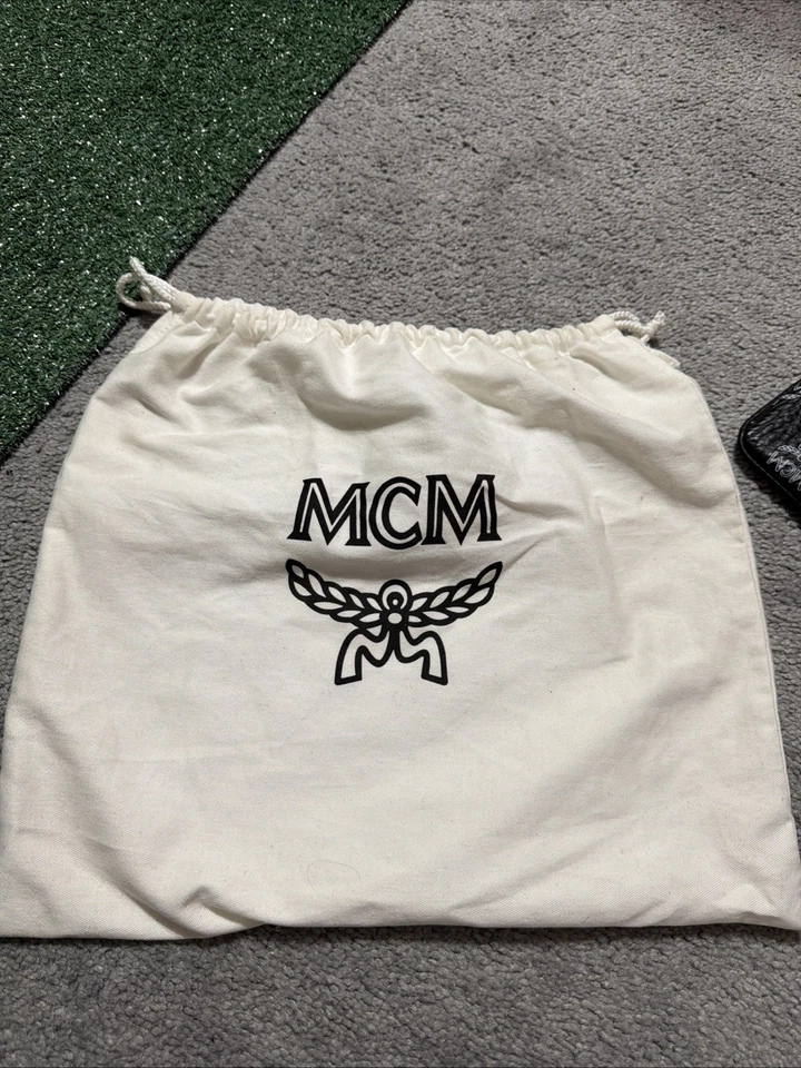 MCM Blanco Logo Negro Bolsa Bolso sin asas Cartera Muñequera Edición Limitada + Bolsa para el Polvo Foto 4 de 4