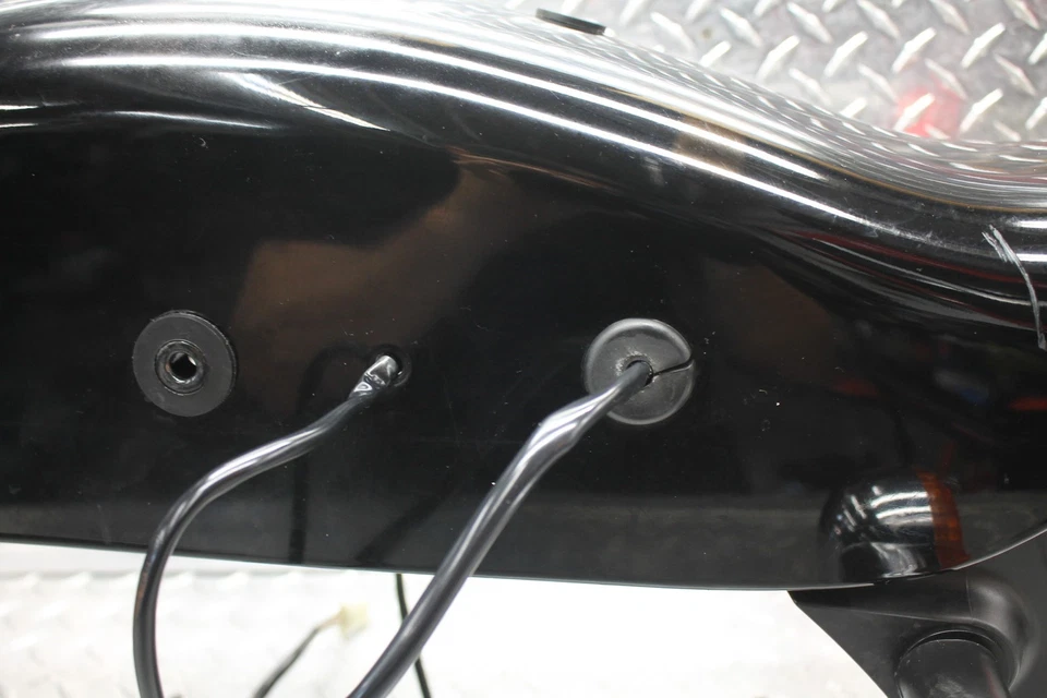 2007 SUZUKI GZ250 REAR WHEEL FENDER W/ TAILIGHT & LEFT/RIGHT TURN SIGNALS - Imagem 4 de 4