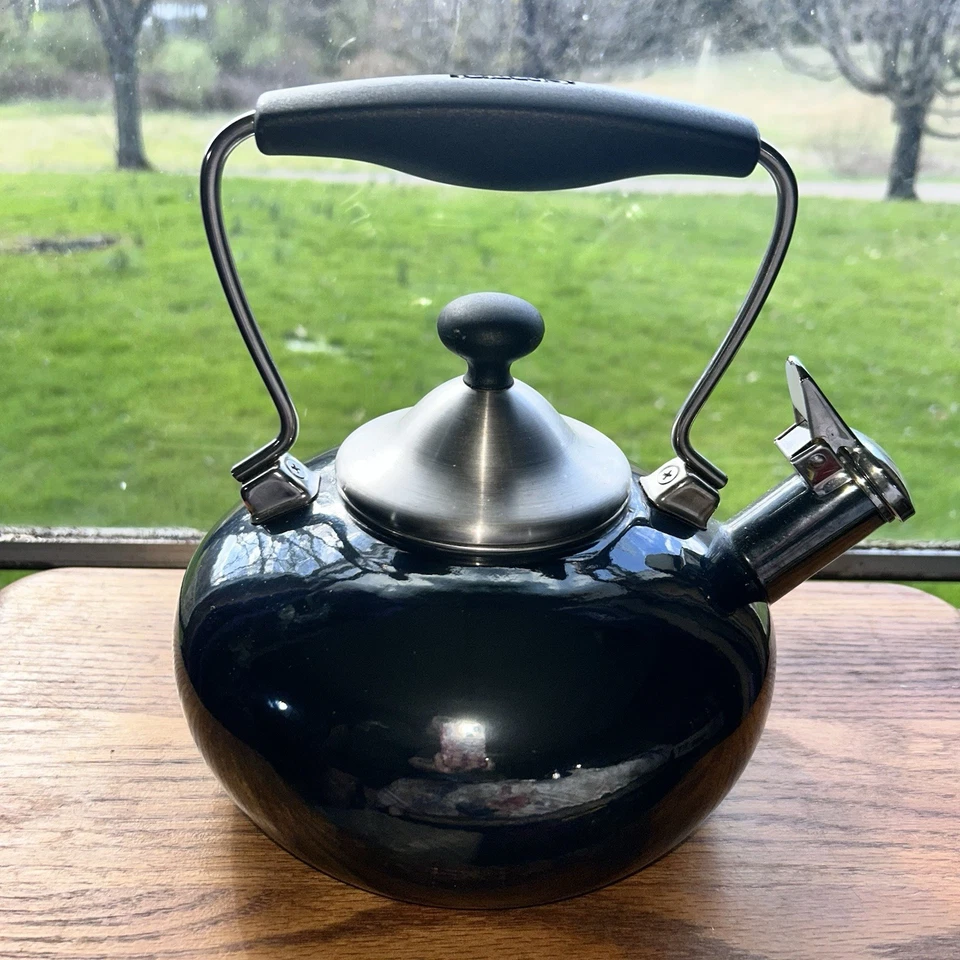 Tetera Chantal esmaltada en acero 1,7 cuartos vintage acabado gris oscuro/azul Foto 3 de 4