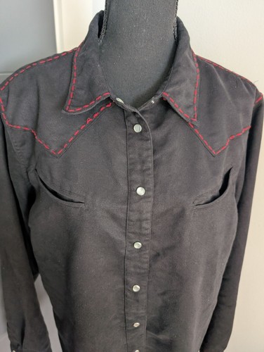 y2k Levi's Women's Black Sueded Western Pearl Snap Shirt with Red Stitching - XL - Picture 2 of 10