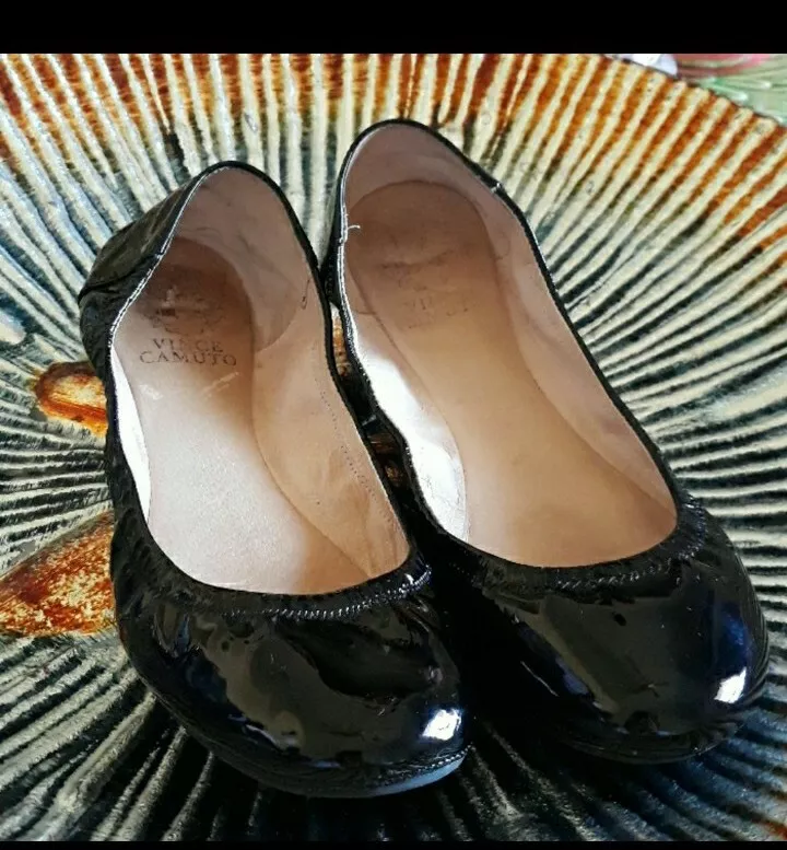 Vince camuto ellen deals round toe leather flat