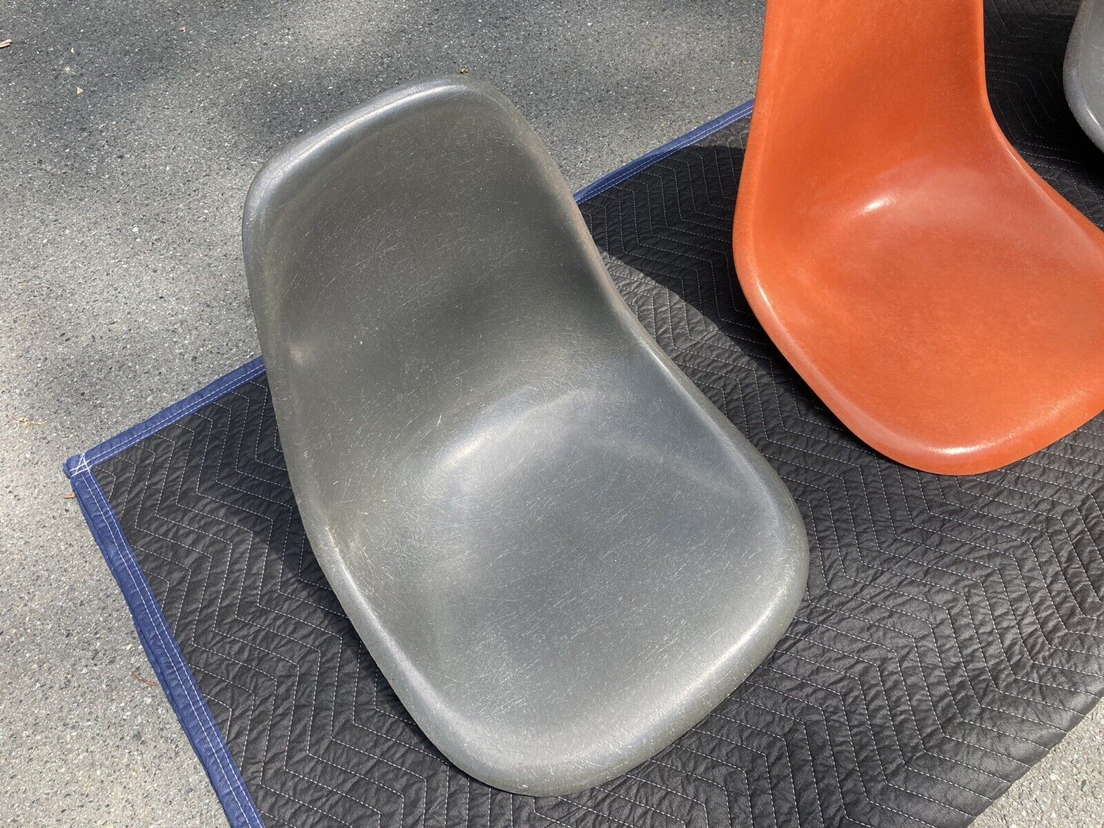 Single Gray Herman Miller Eames Fiberglass Side Shell Chair
