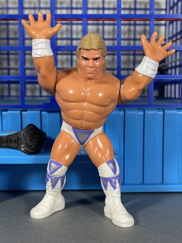 WWF Hasbro S8 Lex Luger Mint!! Action Works!! Tita...