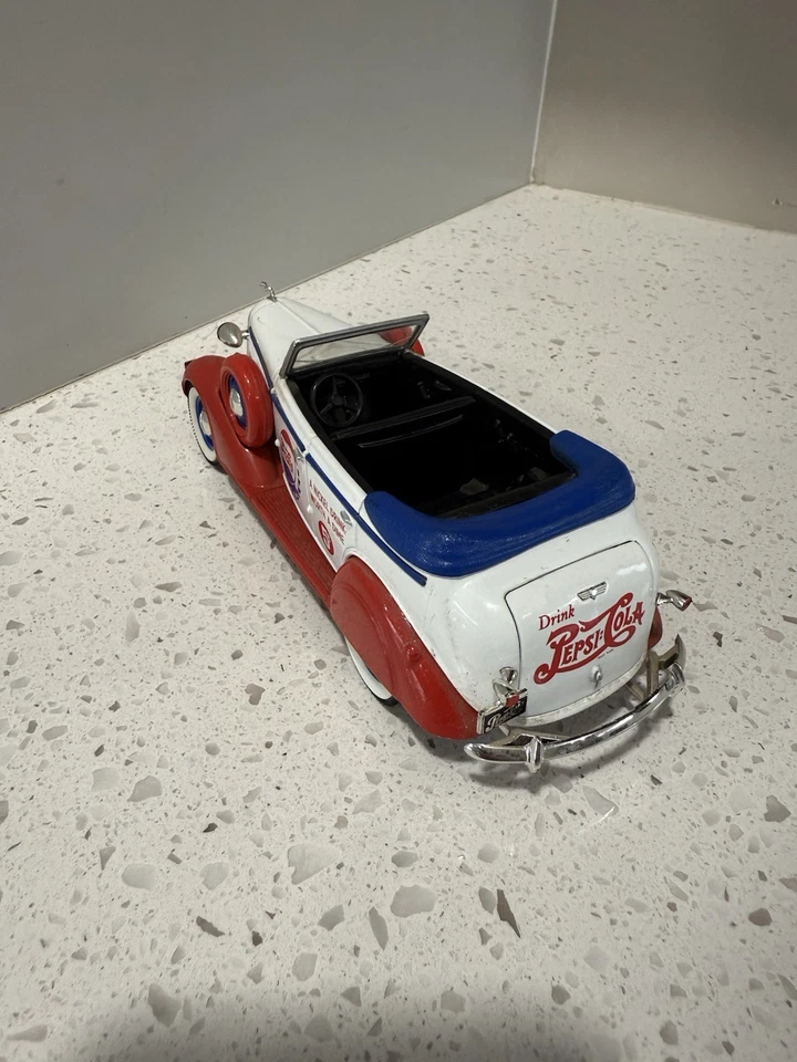 Liberty Classics Pepsi Cola 1936 Dodge Sedan Convertible Bank Die-Cast 1/24 - Image 4 of 4