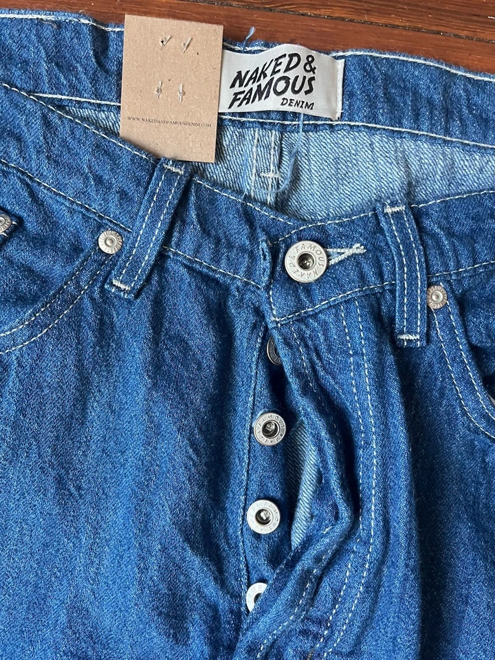 Pantalones de mezclilla azules ligeros Naked & Famous Workforce Ribete True Guy 33x31 nuevos con etiquetas Foto 4 de 4