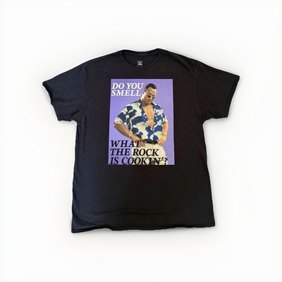 Vintage WWE smackdown vs raw  Dwayne The Rock Johnson Men s Large T Shirt