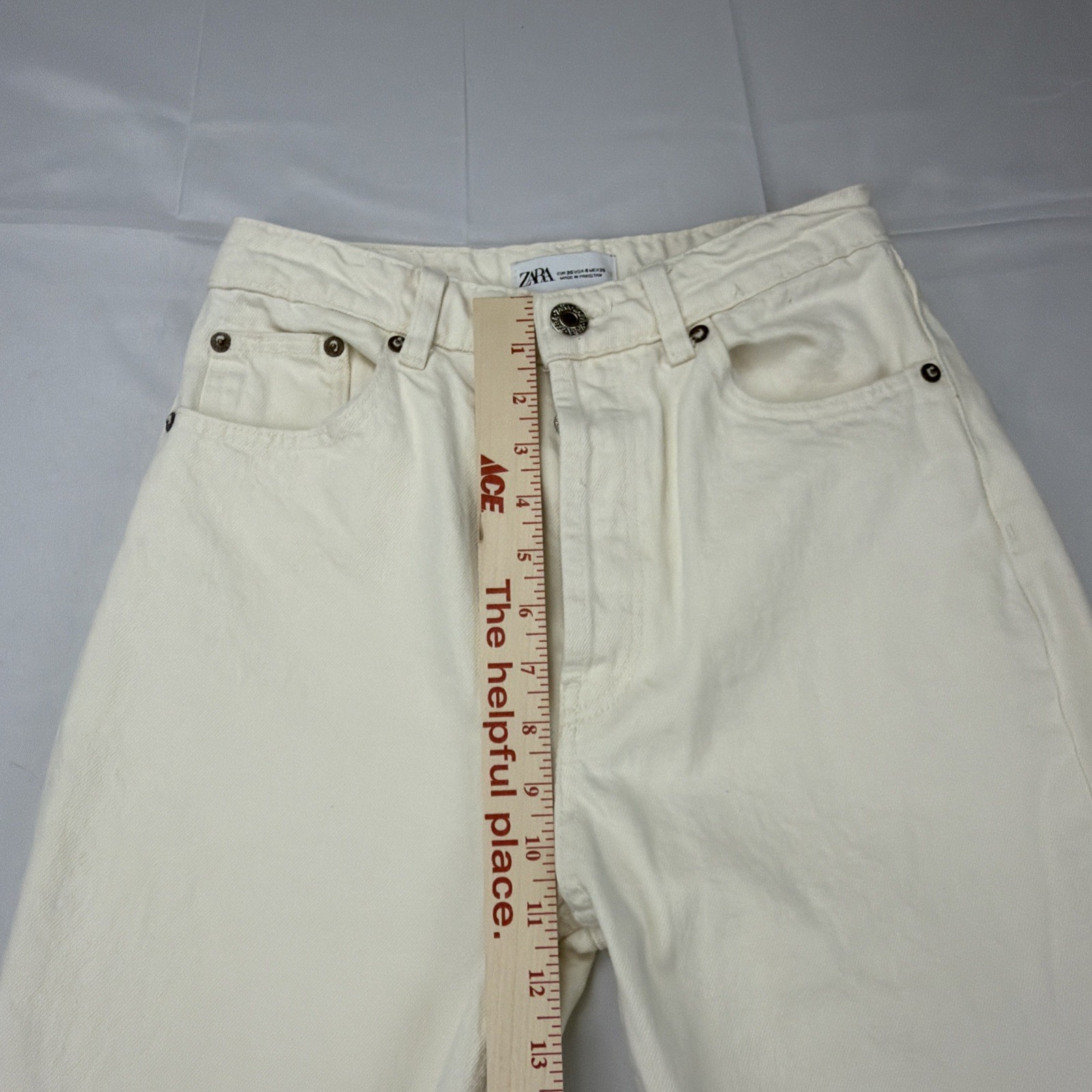 Zara Women’s Off White Straight High Rise Raw Hem Jeans Size 25x26  Neutral Chic thumbnail 3