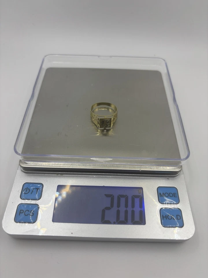 Vintage 14k Solid Yellow Gold Letter Unisex Ring Size 8 & 2 Grams In Weight - Image 4 of 4