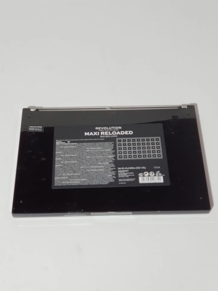 Revolution Maxi Reloaded Lidchatten Big Big Love Palette - Bild 2 von 4