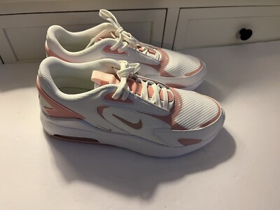 WOMENS  Nike Sz9 cu4152106 NEW WITHOUT BOX