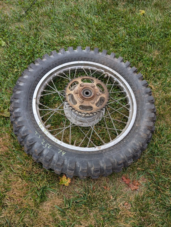 1974 铃木 TS 250 Savage 后轮 ts250 400 250 TS oem 原装 ts 75 76 77 — 第 3/4 张图片