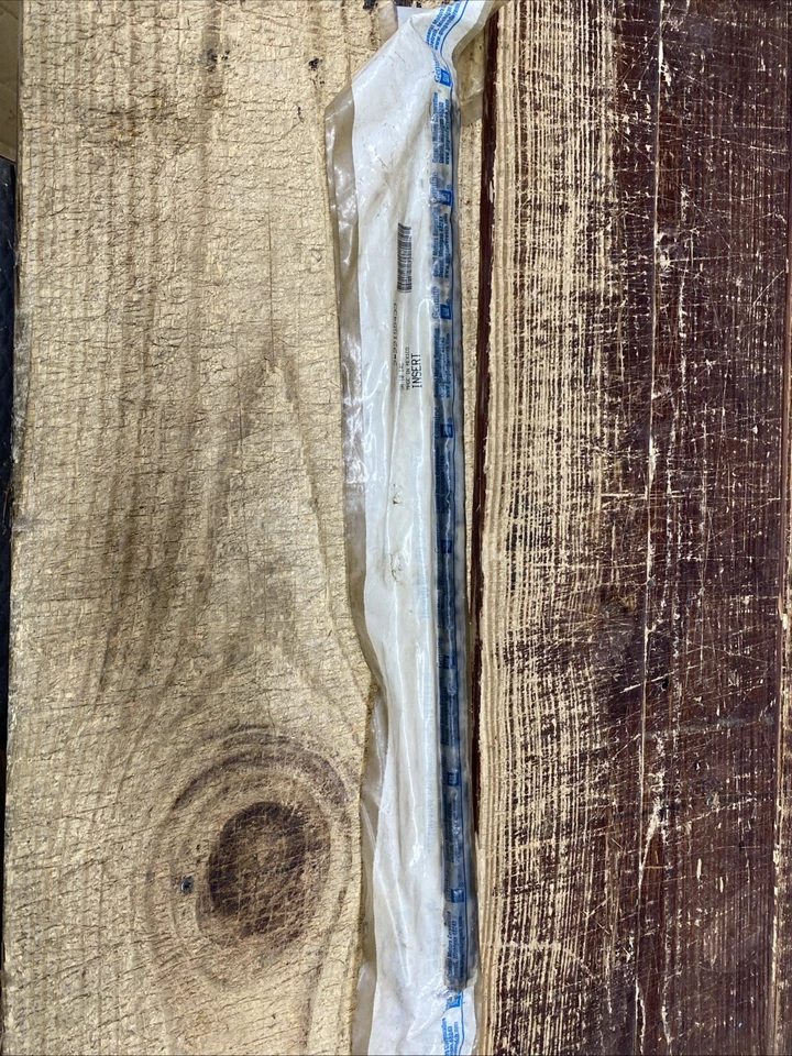 NOS GM OE 22155433 22” Wiper Blade Insert Qty 2 F+S! - Image 2 of 3