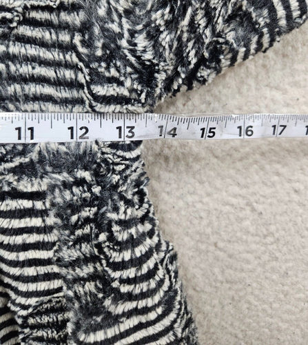 Widgeon Girls Jacket 3 Gray Black Striped 100% Polyester Button Down Faux Fur - Picture 9 of 16