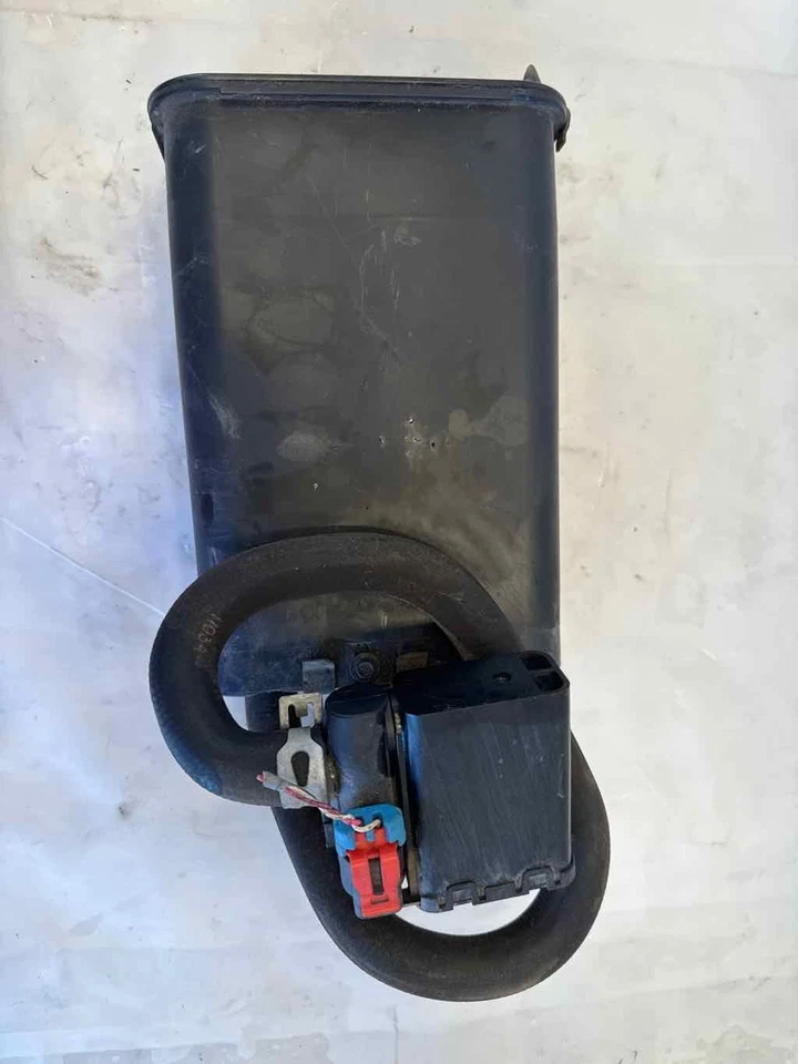 Buick Century 1998 1999 bote evaporador de carbón lata de vapor de carbono sedán de 3,1 L Foto 3 de 4