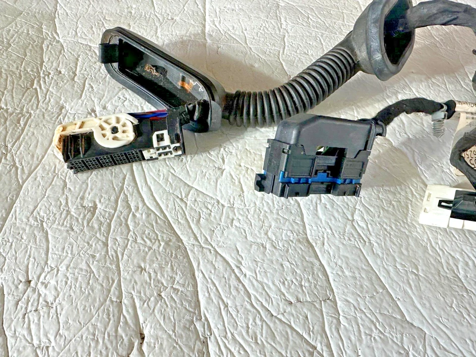 Оригинальный жгут электрической двери для переднего левого водителя 2024 GMC Sierra 2500 HD NO 85625095 - Изображение 2 из 4