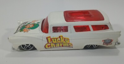 Hot Wheels Lucky Charms Cereal 8 Crate Crunchers Wagon White 2002