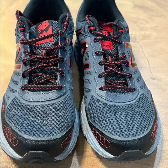 New Balance Lonoke Men's Size 10 D All-Terrain Hiking Shoes Great Used Condition