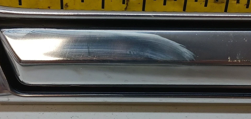 Концы отделки крыла левая/правая 10000619/10000620 1982-83 Pontiac Bonneville универсал (Bin37 - Изображение 3 из 4