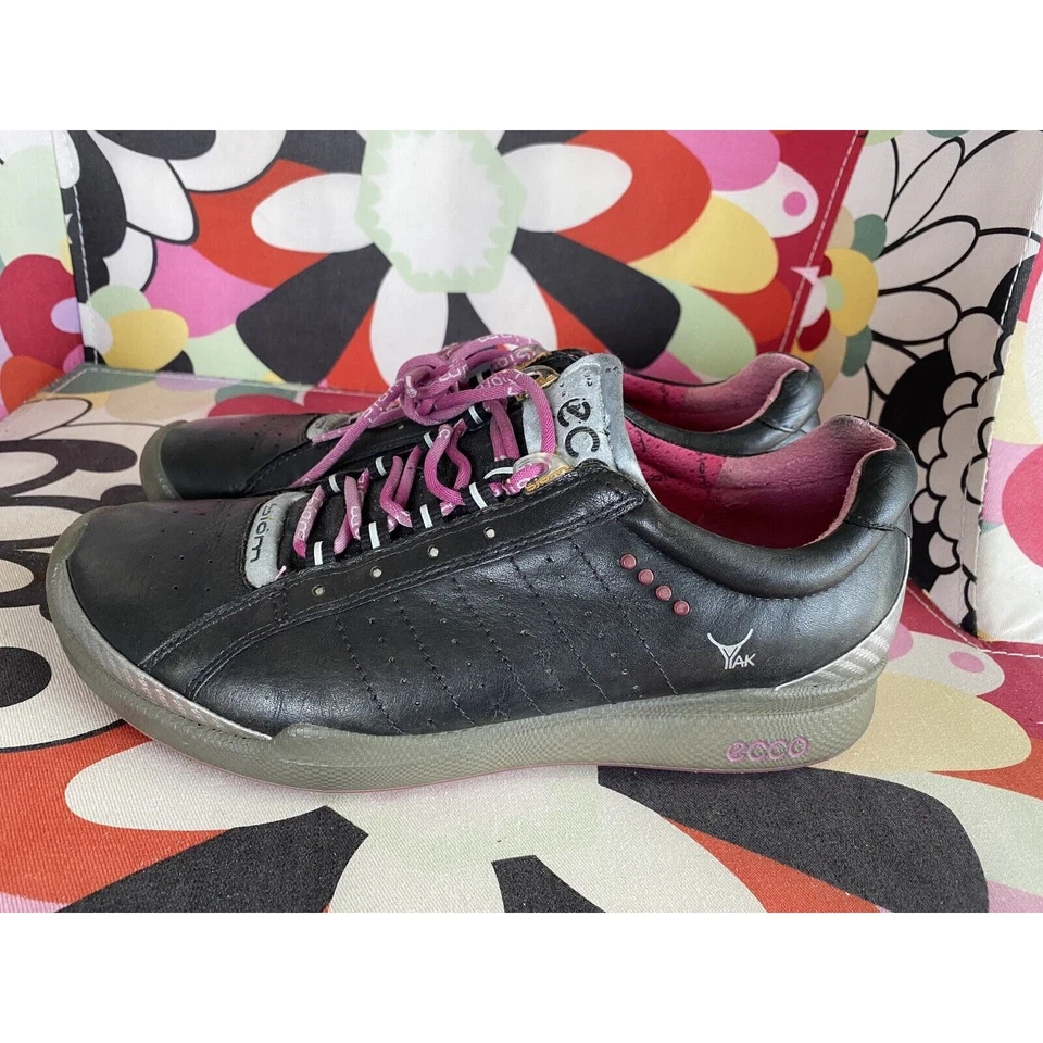 Женские кожаные туфли для гольфа гибридные ECCO Biom Hydromax черные розовые размер ЕС 37 США 6,5 - Изображение 2 из 4