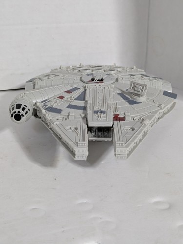 Revell Star Wars Millennium Falcon Lights Up With Sound 6x8 inch - Picture 5 of 10