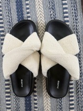 Maeve Anthropologie Women's Slippers Sandals Size 9 Cream Fuzzy Beach Crossover