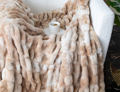 Faux Fur Blanket Flannel Velvet Blankets Throws for Knee Warm for Winter Soft - Picture 10 of 18