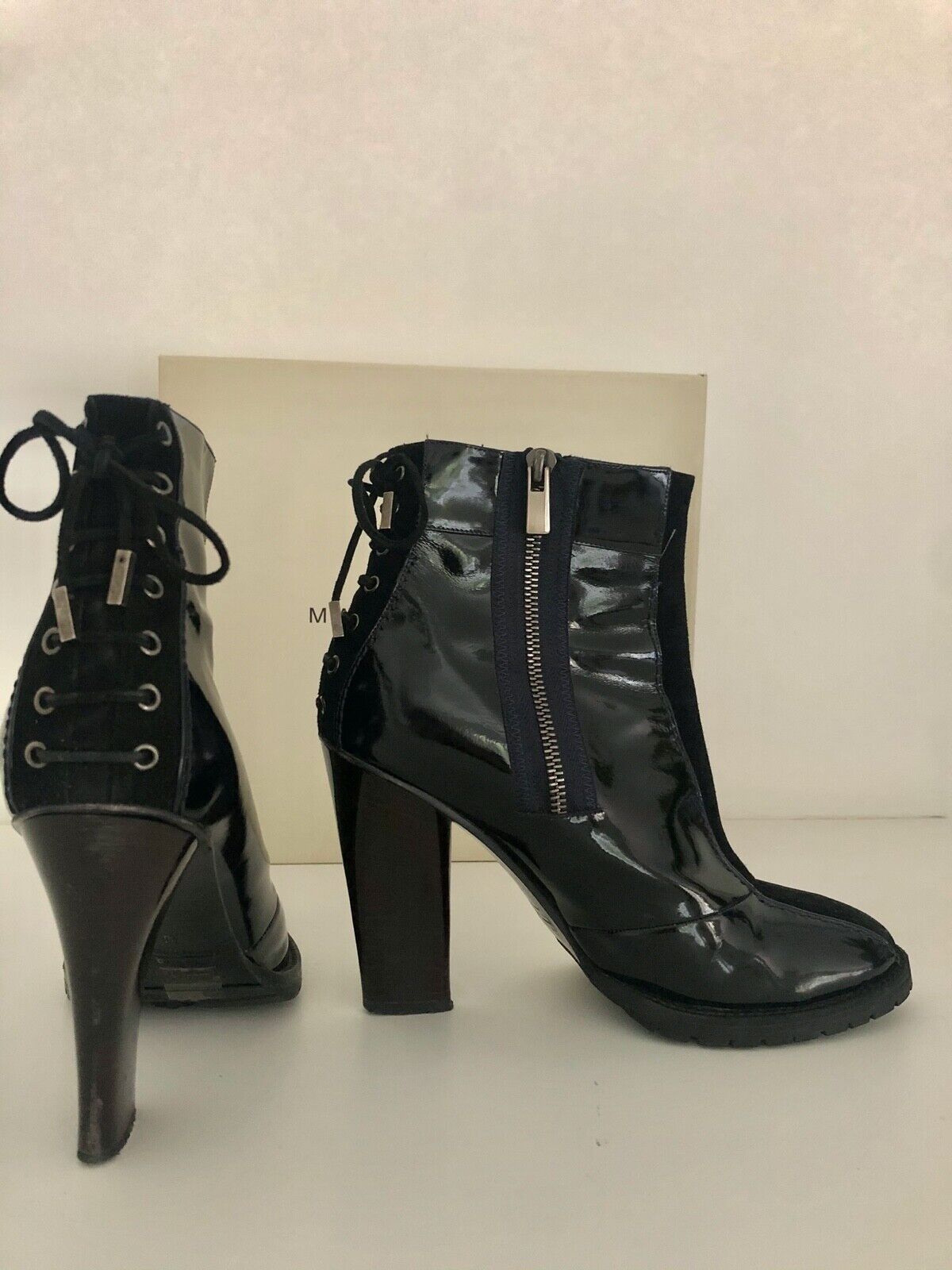 Foto 1 di 10