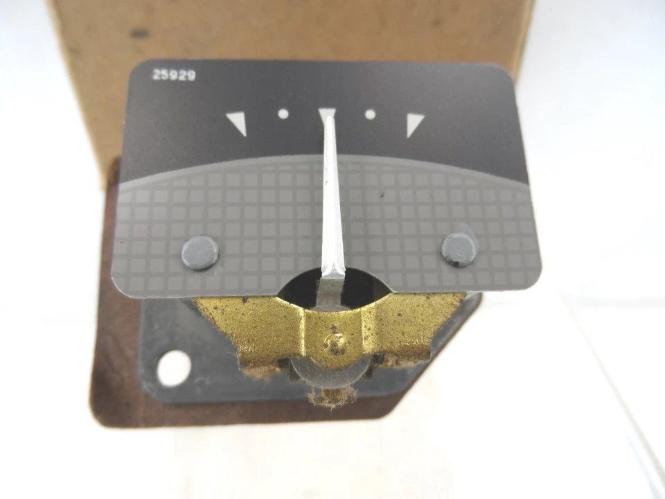 Amperímetro 1951-1952 Dodge Coronet Meadowbrook Wayfarer 51 calibre 52 amperios NOS 1473881 Foto 2 de 4