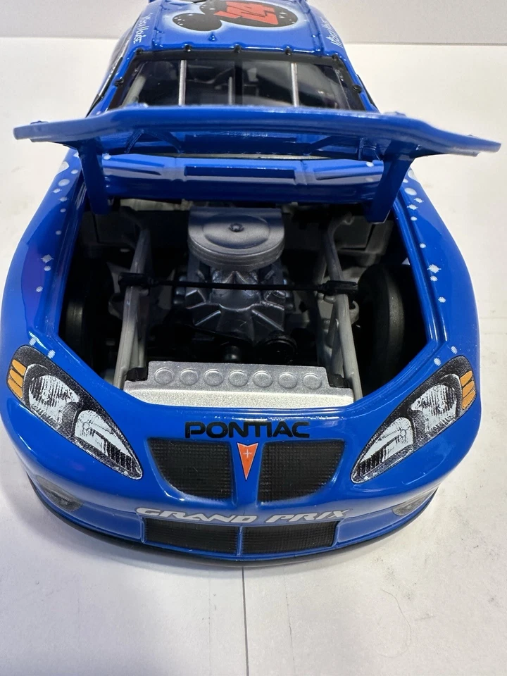 '04 Mickey Mouse Daytona 500 NASCAR escala 1/24 Foto 4 de 4