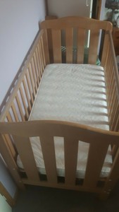 mamas and papas wooden cot