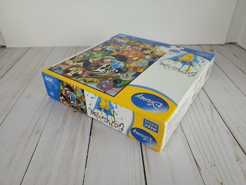 Disney Expressions Mega Puzzle LEGENDS 300 Piece MICKEY and FRIENDS SEALED! - Picture 6 of 7