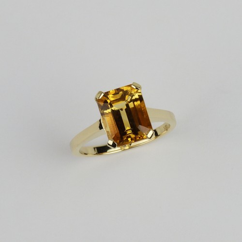 Stunning 18k Yellow Gold, Emerald-Cut Citrine Women's Ring Size 6.25